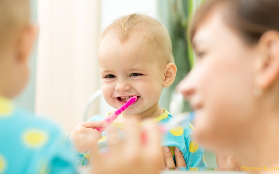 Dem Baby Zähne putzen: ab wann, wie und wie oft?